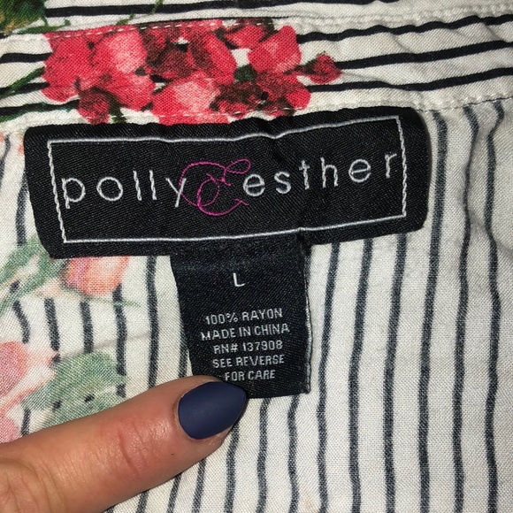 Button up blouse - Picture 3 of 3